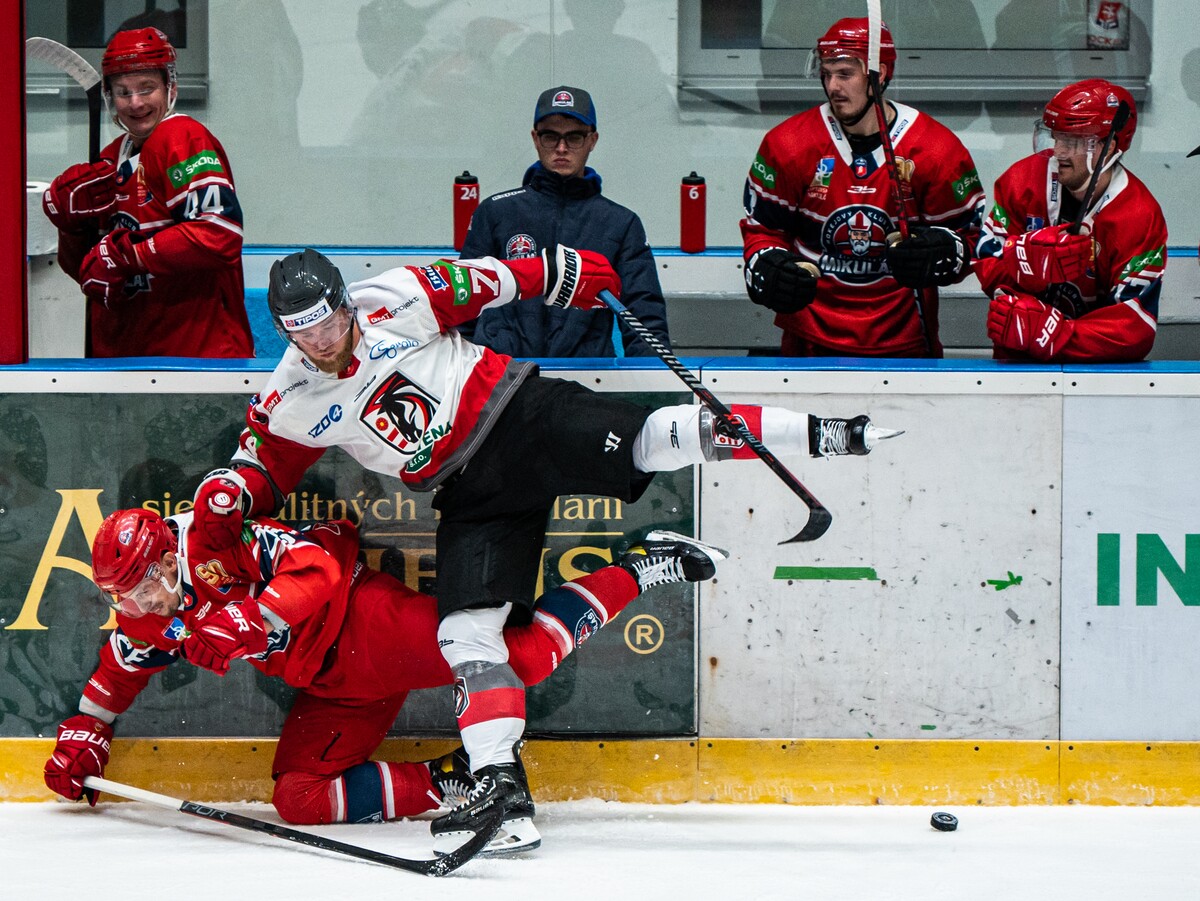 Fotka z prvého kola hokejovej Tipsport extraligy zo zápasu HC 21 Prešov – MHk 32 Liptovský Mikuláš.