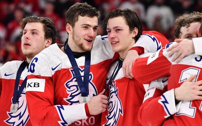 MS hokej U20: Češi vezou domů stříbro, s Kanadou padli v prodloužení.