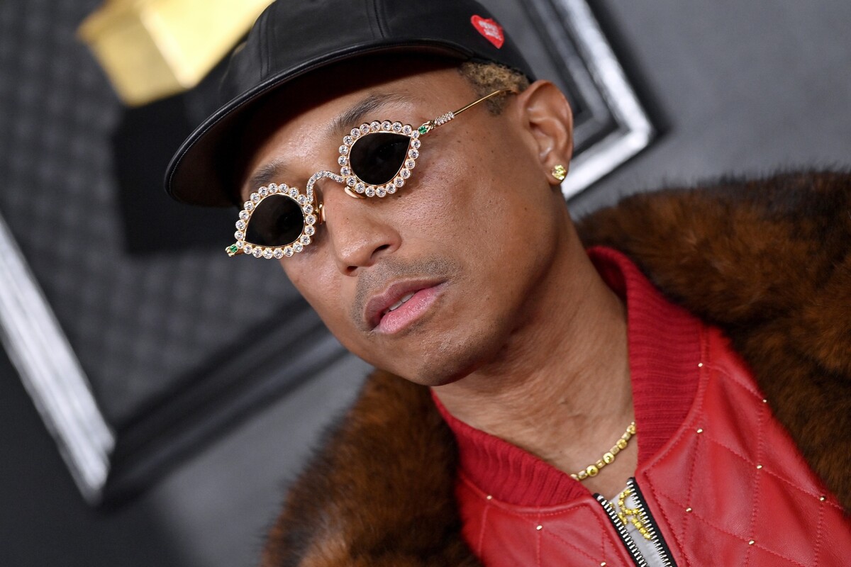 Pharrell Williams na 65. ročníku odovzdávaní hudobných cien Grammy.  