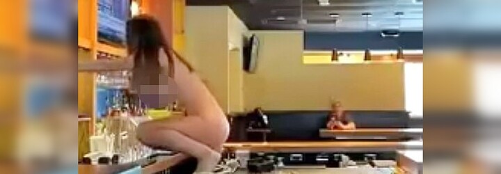 Nahá Američanka pod vlivem THC zničila steakhouse. Po policistech házela láhve s alkoholem