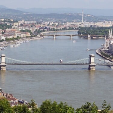 Ktoré mesto má prezývku Perla na Dunaji?