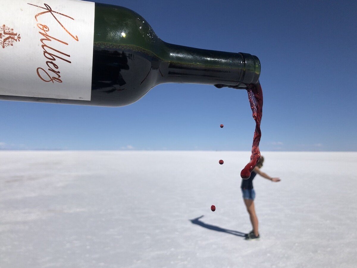 Hranie sa s perspektívou v Salar de Uyuni, Bolívia