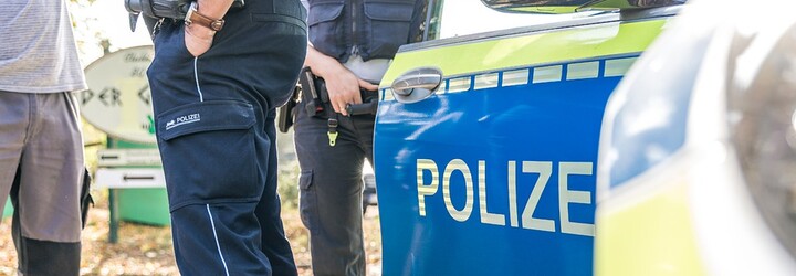 Nemec zrejme zavraždil svoju ženu a tri dcéry, lebo sfalšoval covid pas a bál sa, že im vezmú deti