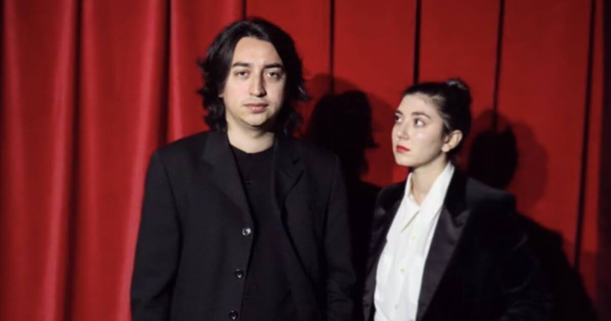 Herci Daniela a Raphael žijí v Praze a Londýně. „Spolubydlení je běžné i ve 45 letech. Zahraniční filmaři se chovají úplně jinak“