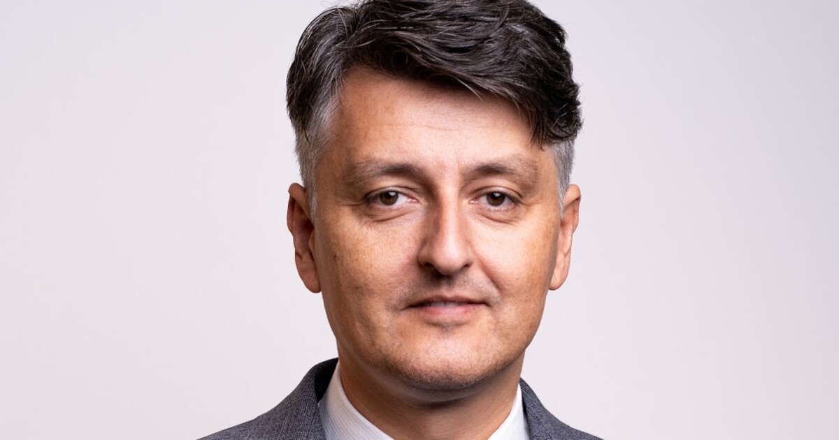 U ředitele Správy železnic našli doma 80 milionů v hotovosti. Měl je v trezoru