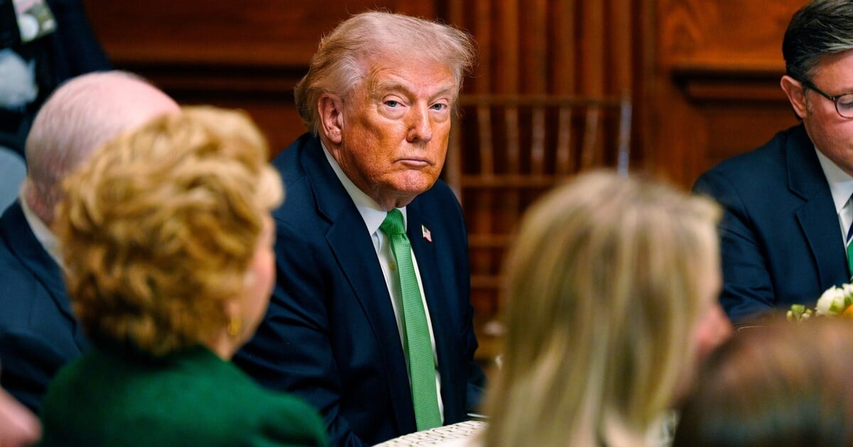 Česko se připojilo k zemím, které chtějí chránit Hormuzský průliv. Trump nazval NATO „papírovým tygrem“