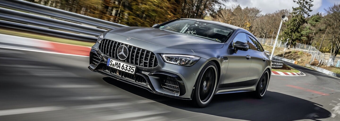 2 roky staré AMG překonalo rekord nového Porsche. GT 63 S prolétlo slavným Nürburgringem