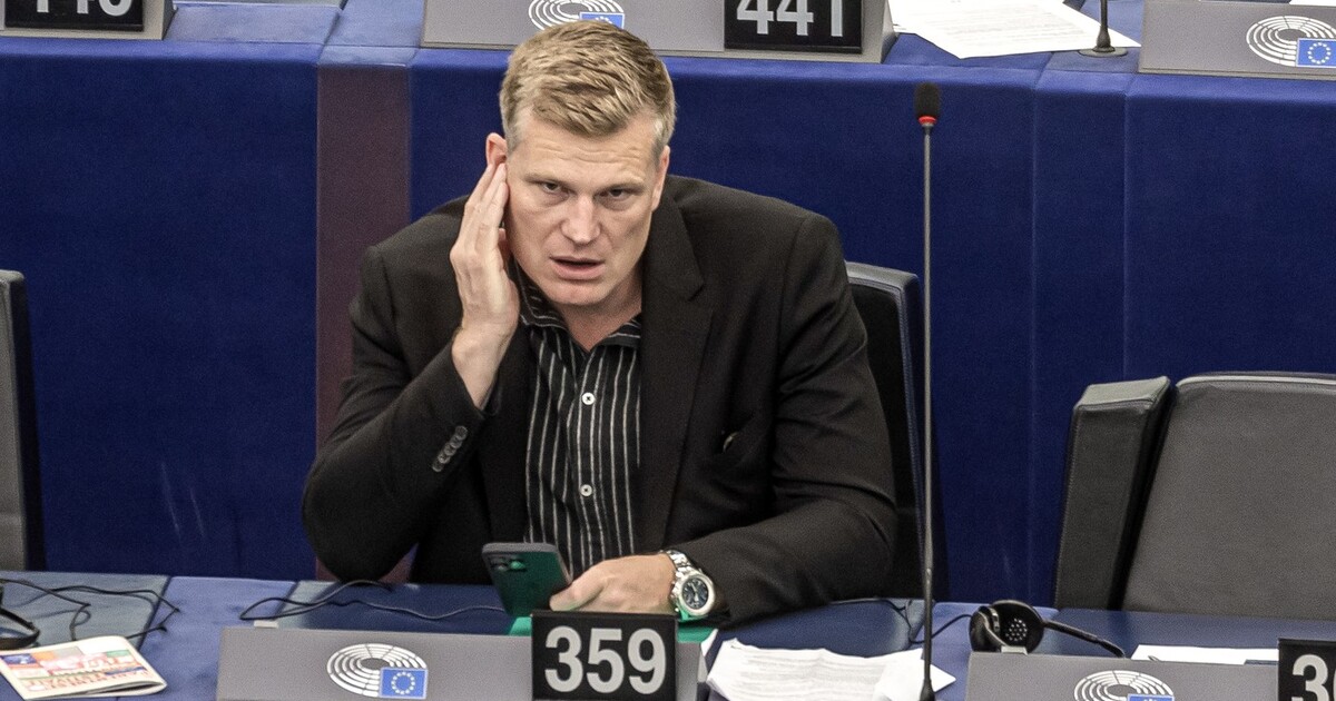 „Popálené cikáně je polehčující okolnost.“ Turek měl zveřejňovat ohavné výroky, Babiš chce vysvětlení