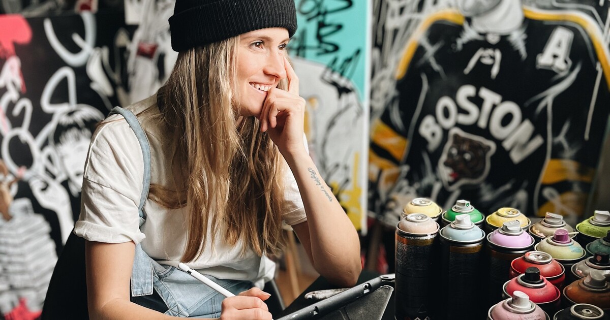 Od ženské hokejové reprezentace k „čmárání“. Jsem umělkyně v pop-artovém nádechu a freestylovém výdechu, tvrdí Katka Kaplanová