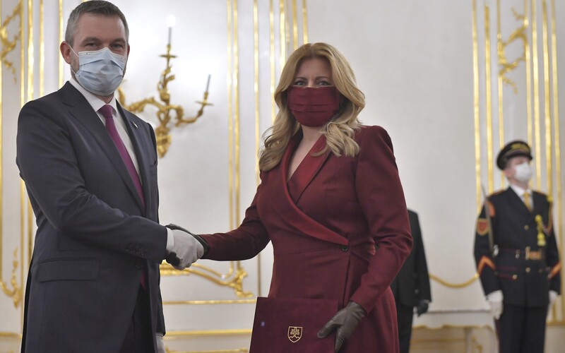 Prezidentka prijala demisiu vlády Petra Pellegriniho, poďakovala mu za pohotovú reakciu na koronavírus.