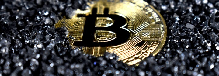 Před deseti lety omylem vyhodil pevný disk s 8 tisíci bitcoiny. Nyní hodlá utratit miliony za vykopání skládky