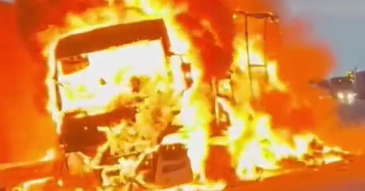 Video: Na dálnici D1 shořel kamion, provoz ve směru na Prahu je po 7 hodinách obnoven