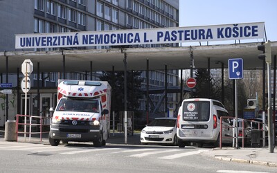 Pacientka s COVID-19 hospitalizovaná v Košiciach má negatívne testy. Ženu hospitalizovali počas víkendu 21. až 22. marca.