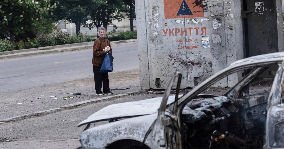 Ukrajinu zasáhl největší dronový útok od vypuknutí války. V noci čelila stovkám náletů, hlásí oběť i zraněné