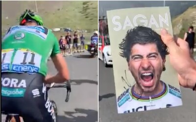 Sagan počas stúpania na najnáročnejší kopec Tour de France stihol fanúšikovi podpísať svoju knihu