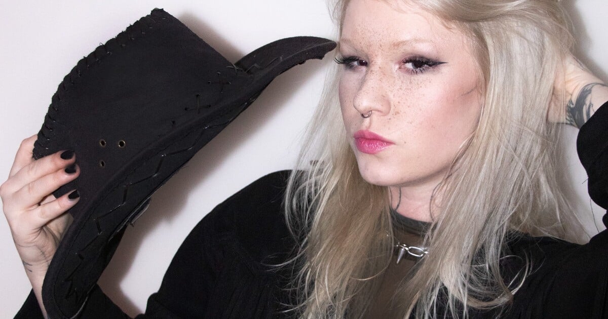 WEEKEND RADAR: Machine Gun Kelly v O2 areně, Arleta v Klubovně a filmové klasiky. Co dělat o víkendu?