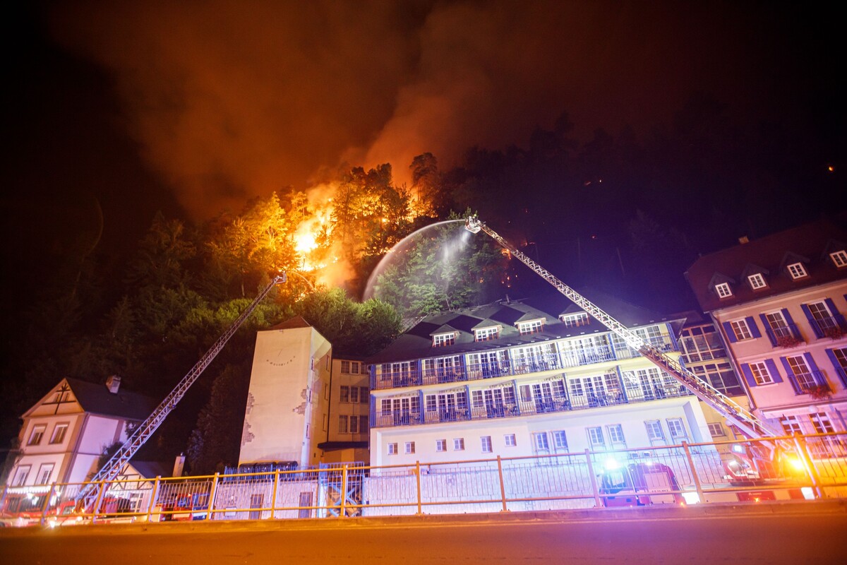Takto vypadal zásah v obcích Hřensko a Mezná z pohledu hasičů.
