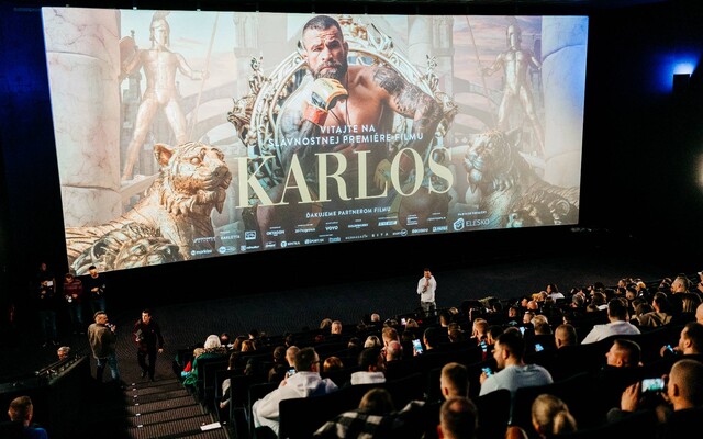 Rivali Vémola a Végh sa stretli na premiére filmu Karlos. Takto vyzerala slávnostná premiéra na Slovensku (FOTO)