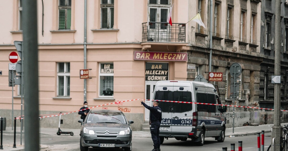 Děsivý objev u našich sousedů: Ve sklepě domu byla mrtvá těla tří novorozenců, z vraždy obvili otce a dceru