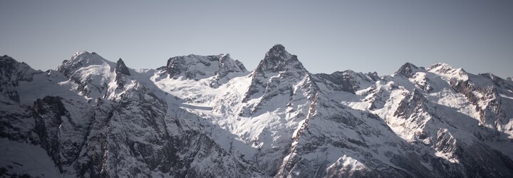 V Alpách se uvolnil ledovec, nejméně šest lidí zahynulo