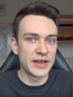 22letý youtuber chodí se 13letou. Pedofil nejsem, sex spolu nemáme, říká