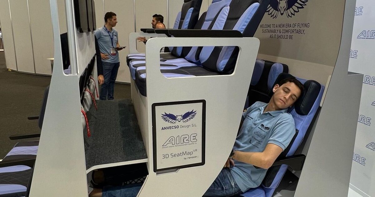 Noční můra cestujících? Dvoupatrová sedadla v letadle se dočkala svého prototypu, prohlédni si fotky