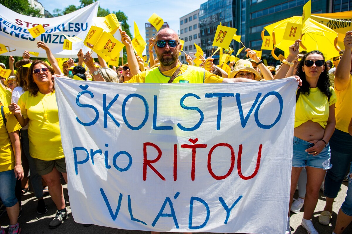 Protest na námestí SNP