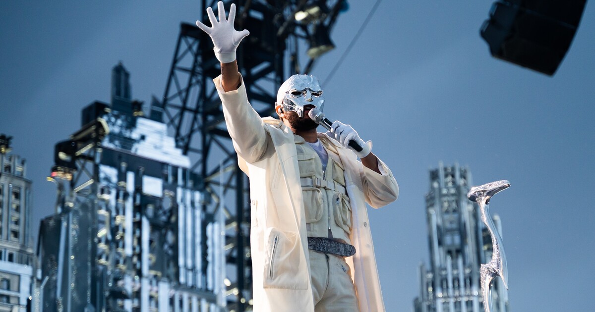 The Weeknd v Praze ukázal, jak má vypadat perfektní popová show. Koho koncert nejspíš moc nepotěšil?