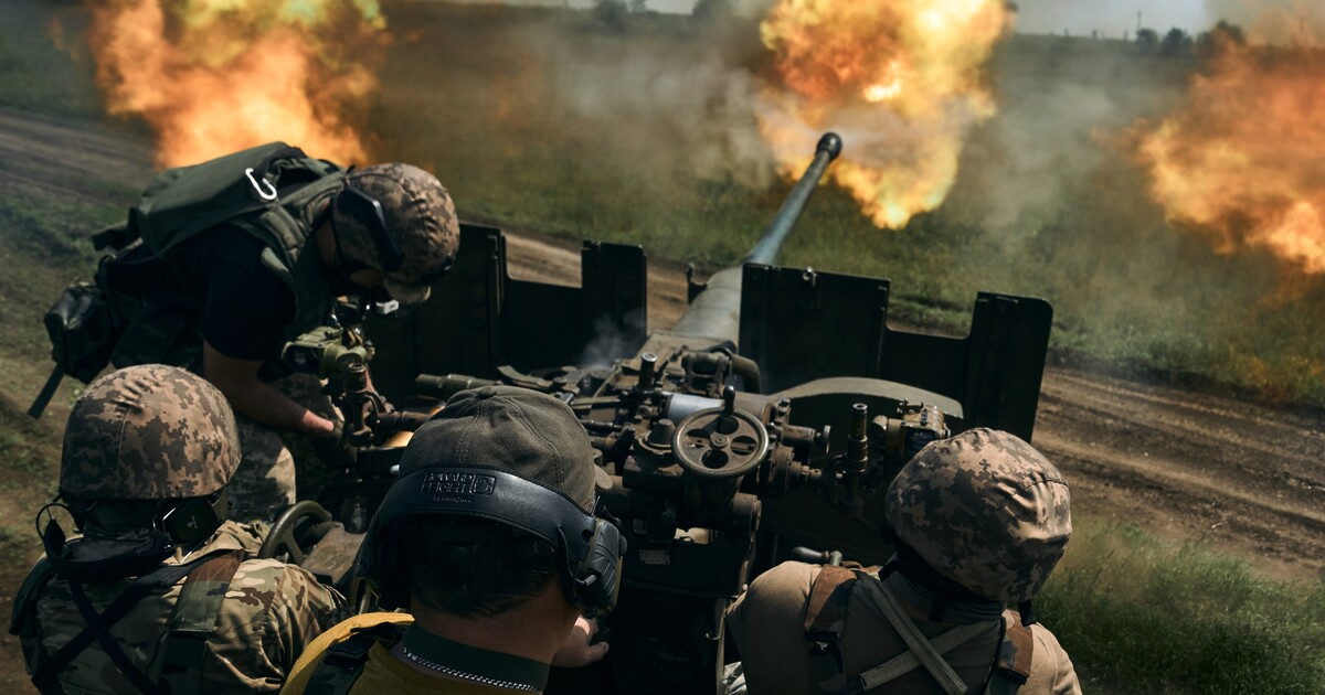 Dění na Ukrajině: Zmatky okolo Bachmutu, summit G7 a podezření na otravu Putinových kritiček