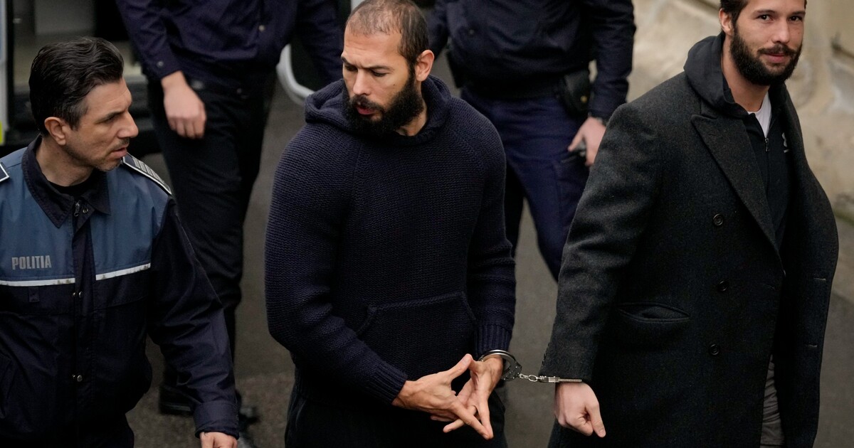 Andrew Tate čelí novým odhalením. Britská stanice se dostala k jeho šifrovanému chatu