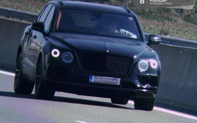 25-ročný vodič sa na Bentley rútil po R1 rýchlosťou 201 km/h. Pokutu na mieste zaplatil a išiel ďalej