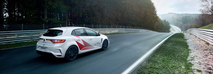 Pekelný Mégane R.S. Trophy-R pozametal Nürburgring v rekordnom čase a stal sa najrýchlejšou prednokolkou