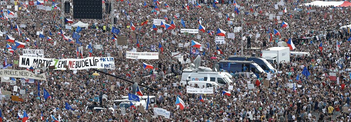 250-tisíc ľudí na proteste v Prahe žiada demisiu Andreja Babiša