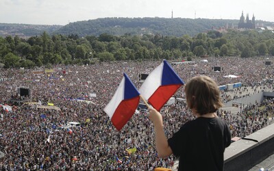 250-tisíc ľudí na proteste v Prahe žiada demisiu Andreja Babiša