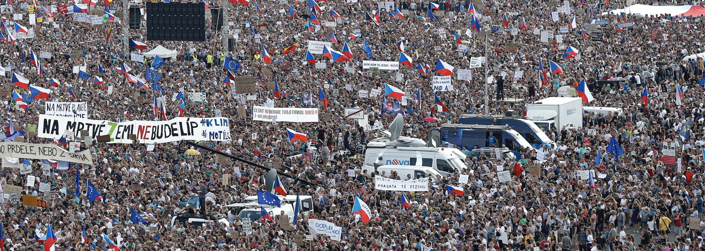 250-tisíc ľudí na proteste v Prahe žiada demisiu Andreja Babiša