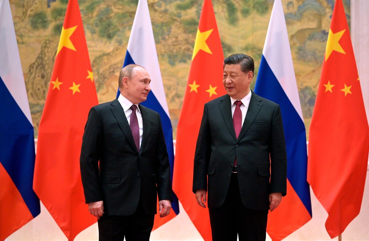 Riaditeľ Ústrednej spravodajskej služby CIA William Burns tvrdí, že Čína zvažuje dodávky zbraní Kremľu.