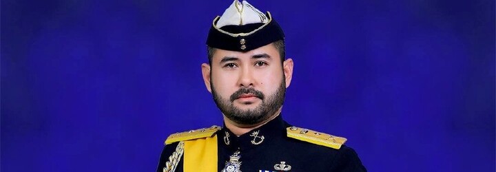 Salutoval pred Putinom a v Singapure má pozemky za 3,3 miliardy. Kontroverzný korunný princ dobýja Instagram smiešnymi citátmi