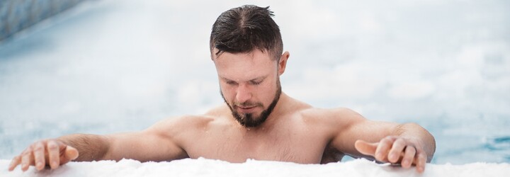 Jak se otužovat v létě, snížit stres a zlepšit spánek? Biohacker Libor Mattuš říká, jak na to (Rozhovor)