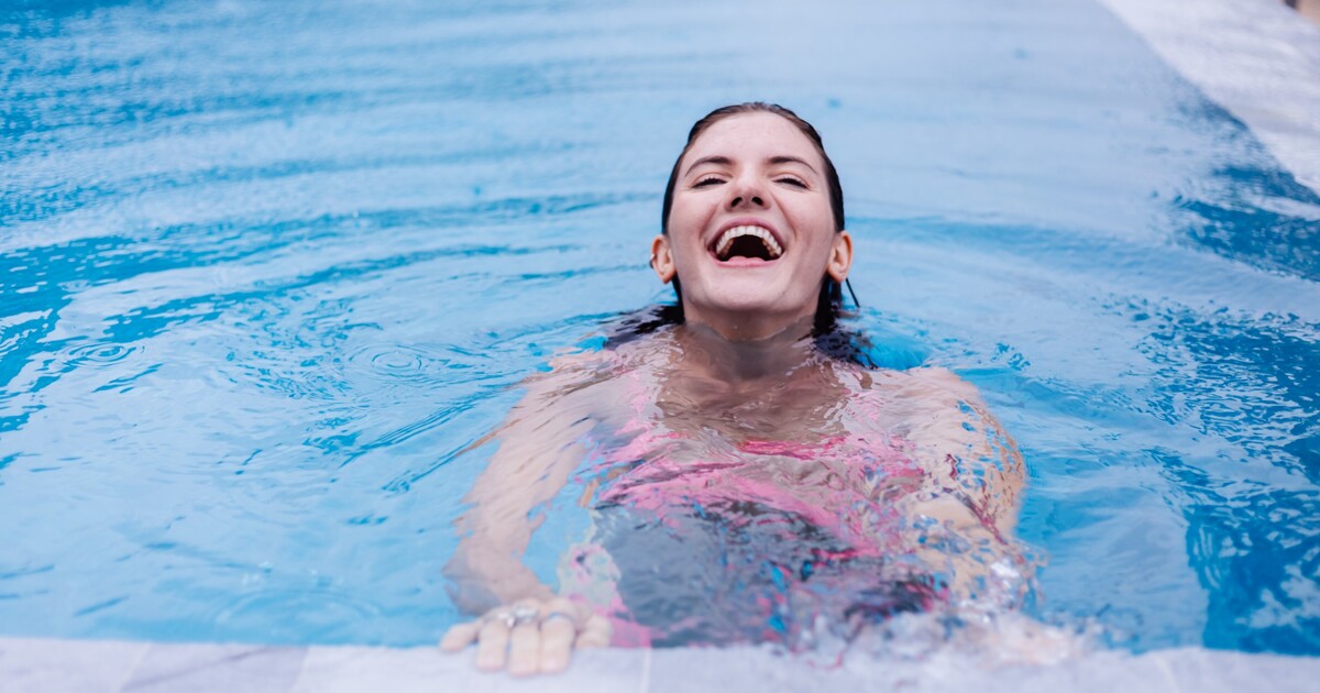 Kde se vykoupat po celý rok: Na těchto pěti místech si zaplaveš, i kdyby padaly trakaře