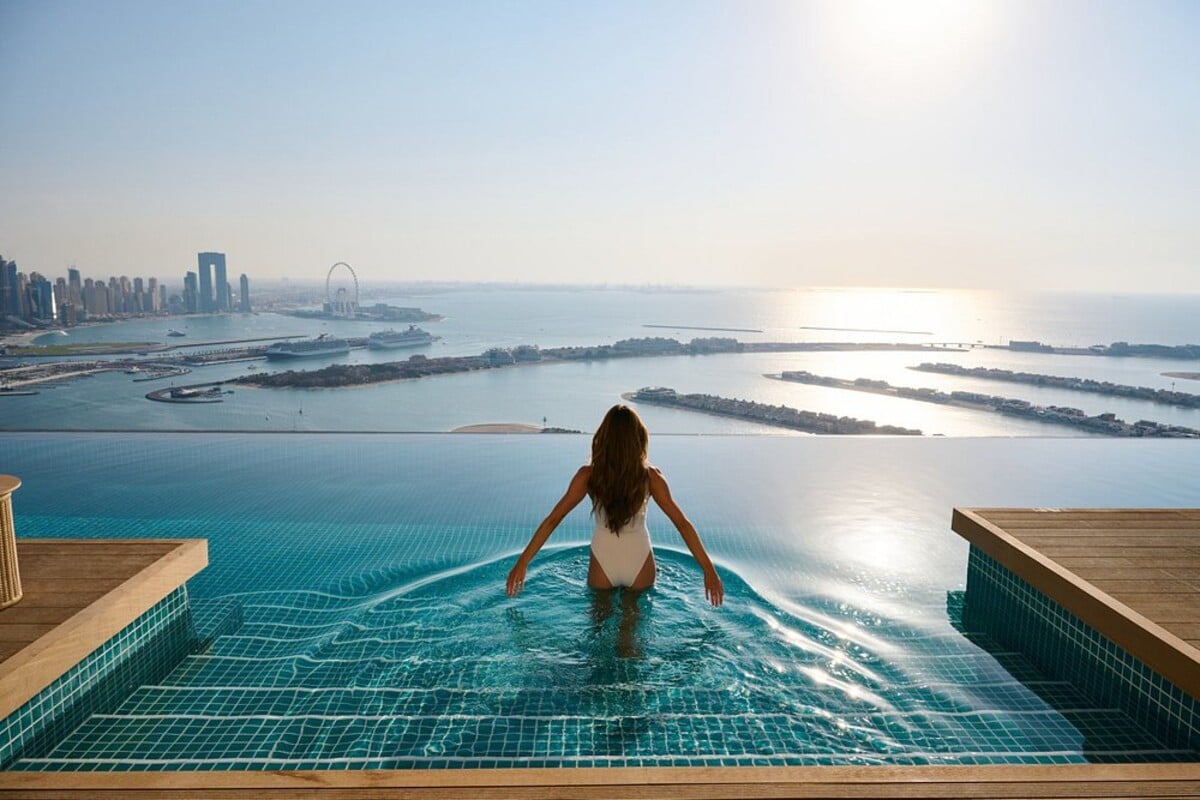 aura skypool infinity pool bazén dubaj