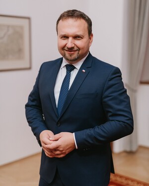 Které ministerstvo vede Marian Jurečka?