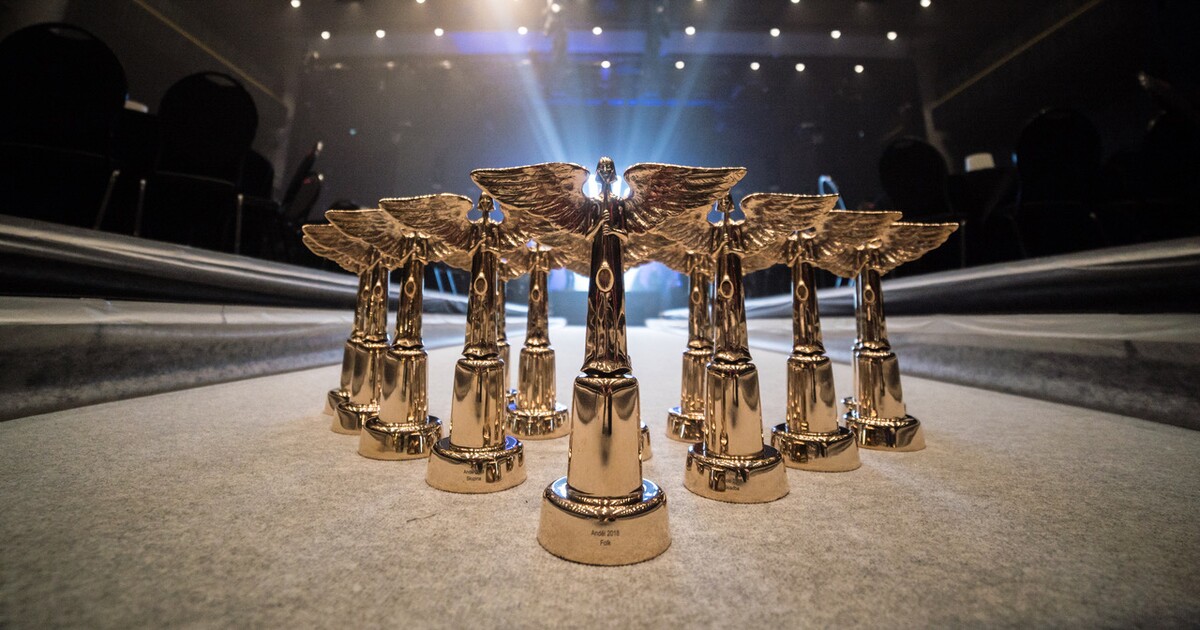 Ceny Anděl ovládl posmrtně Miro Žbirka. Do síně slávy vstoupil Zdeněk Svěrák