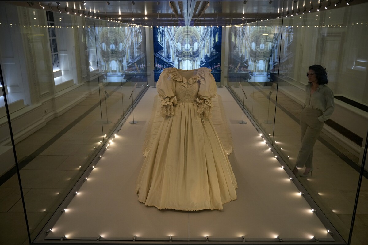 svadobné šaty princeznej Diany