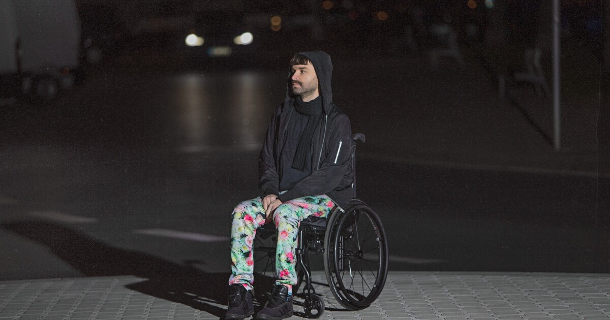 Umělec dné vydal své druhé album. Je o tom, že život je někdy prostě jen ok