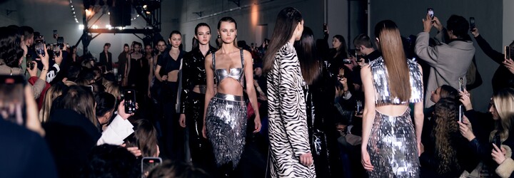 MBPFW 22: Ako vyzerali prehliadky návrhárov, outfity celebrít či backstage najväčšej česko-slovenskej módnej udalosti? (Reportáž)