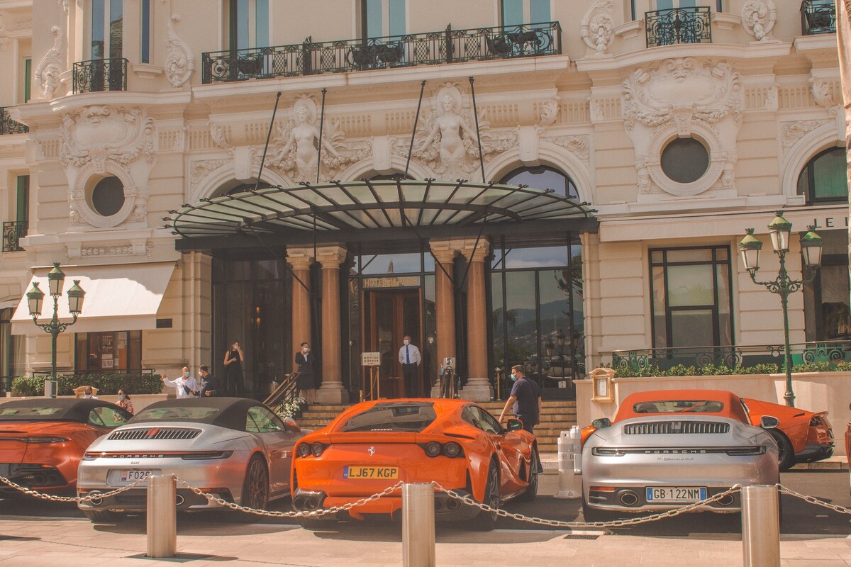 V Monaku si prídu na svoje aj milovníci luxusných áut. 