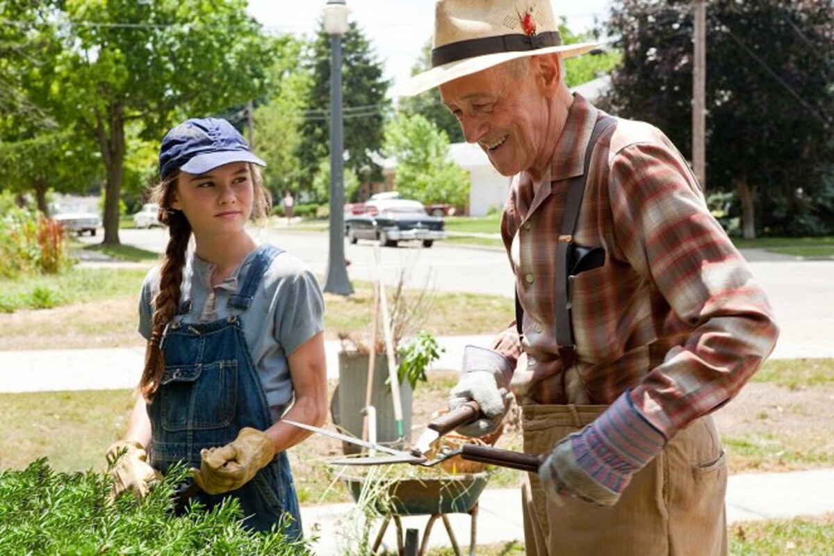 Madeline Carroll, John Mahoney