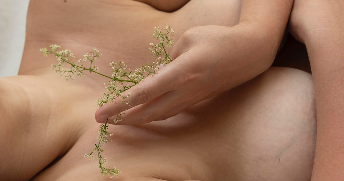 Tabuizovaný problém, který trápí spoustu žen. Otestovala jsem, co pomáhá na prsa odřená z letního potu