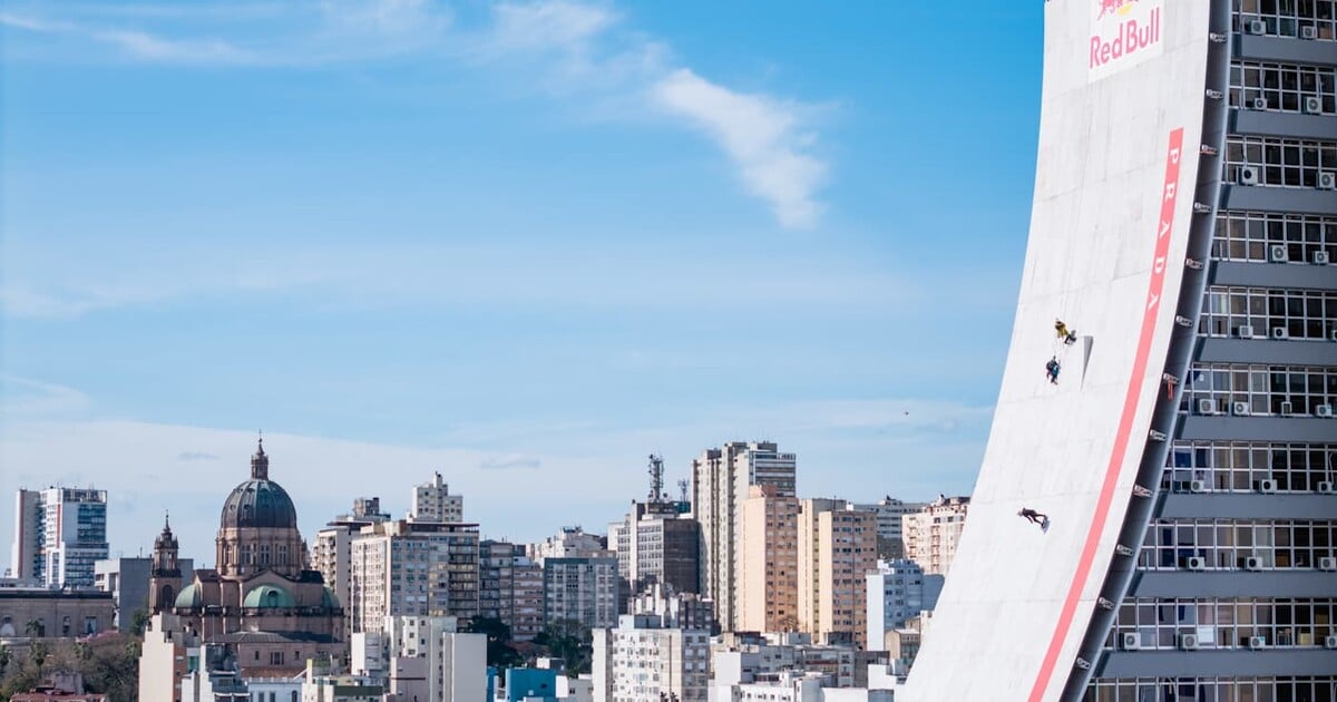 Red Bull postavil v Brazílii největší skateboardovou rampu. Sleduj živý stream jejího sjezdu