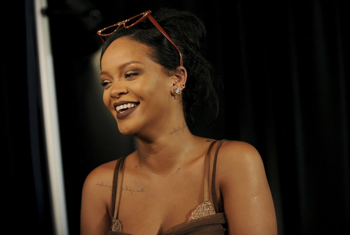 Rihanna podpísala svoj prvý kontrakt, keď mala iba 16 rokov.